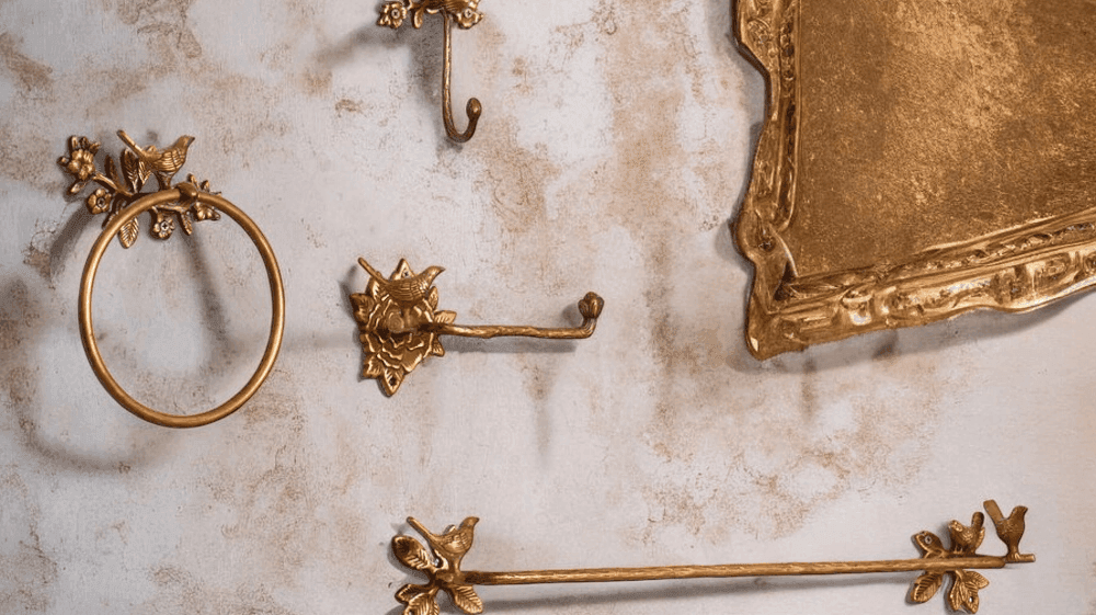 Bring Character to Your Bathroom with the Right Accessories Set