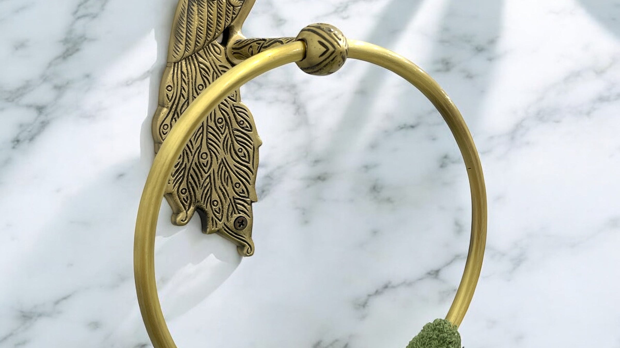 Best Finishes for Brass Towel Rings: Antique vs Polished