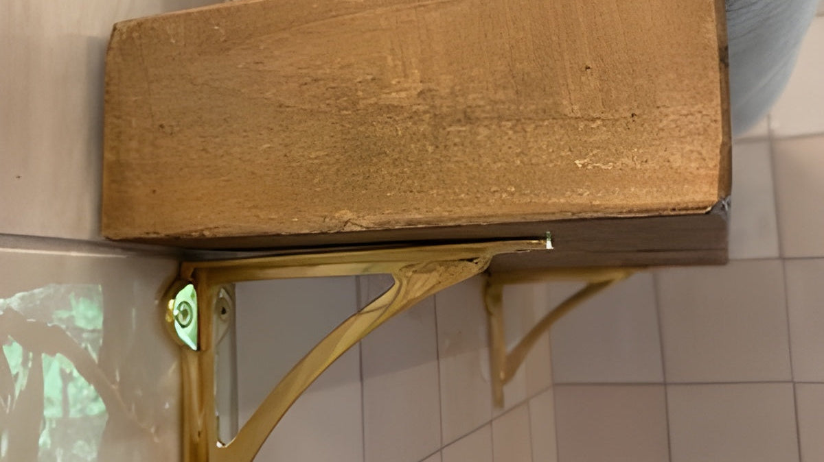How Brass Shelf Brackets Add Elegance to Open Shelving?