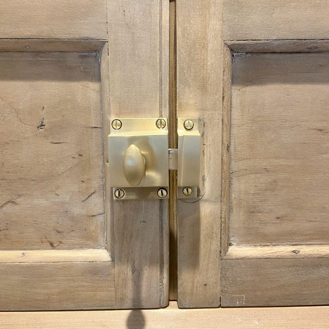 Cabinet Latch - Brass Brushed - Stylentdecor