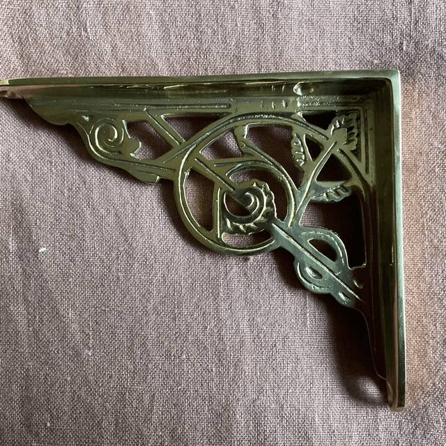 Georgian Shelf Bracket - Unlacquered Brass Polished - Stylentdecor