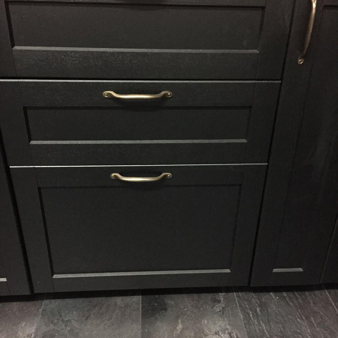 Small Bow Pull - Antique Brass - Stylentdecor