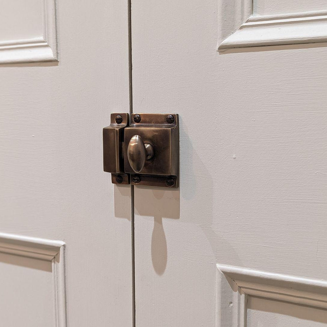 Cabinet Latch - Brass Antique - Stylentdecor