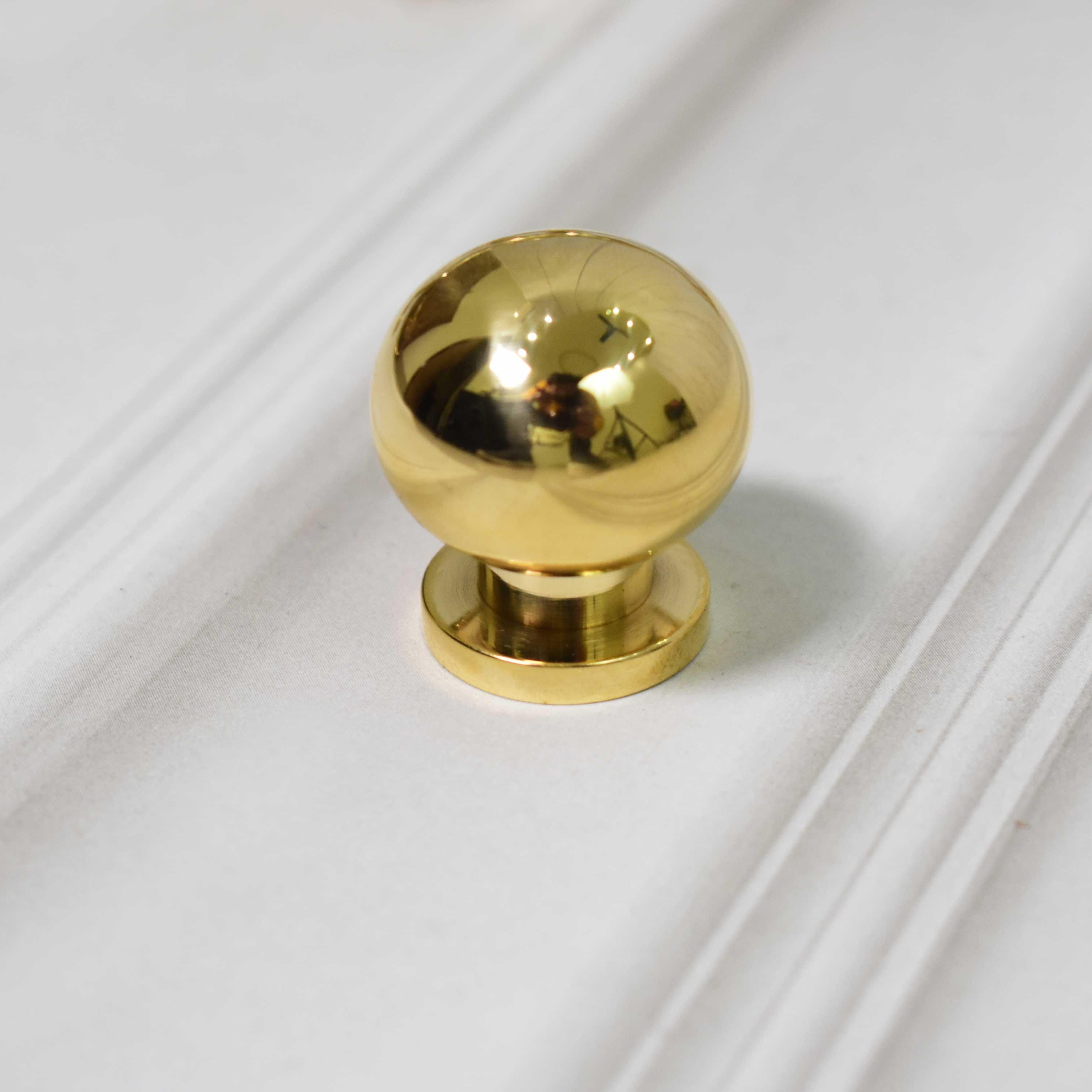 Serene Cabinet Pulls - Unlacquered Brass Polished - Stylentdecor
