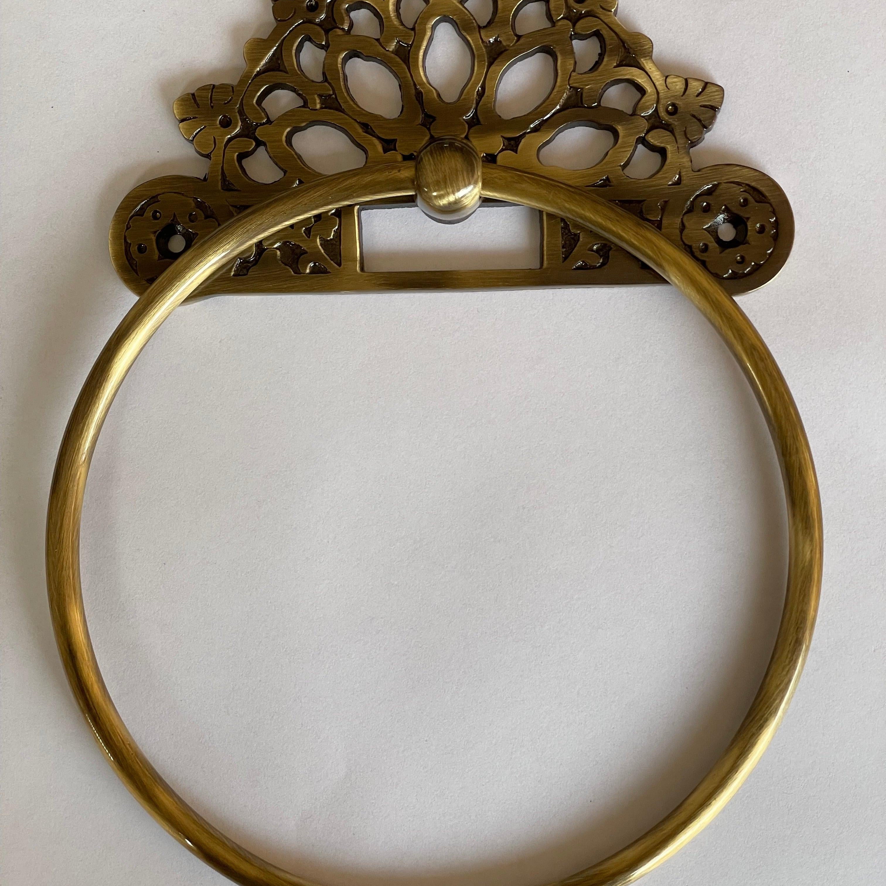 Victorian Towel Ring - Antique Brass - Stylentdecor