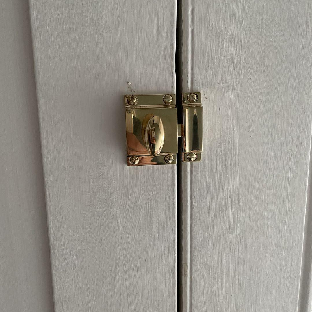 Cabinet Latch - Unlacquered Brass Polished - Stylentdecor