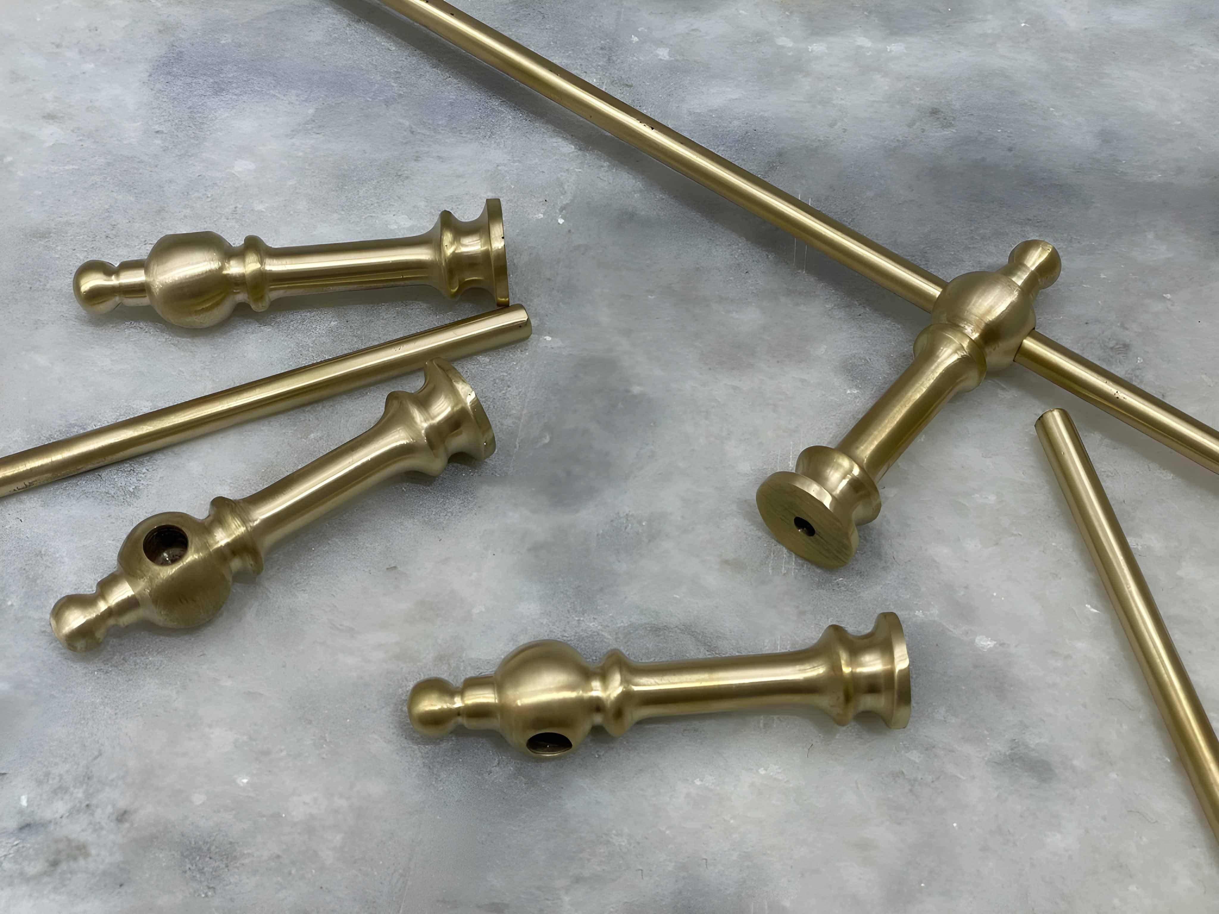 Victorian Brass Gallery Rail - Brushed Brass - Stylentdecor