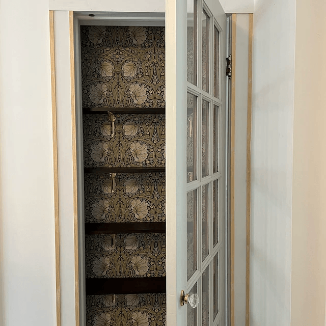 Arched Shelf Bracket - Brass Brushed/Satin - Stylentdecor