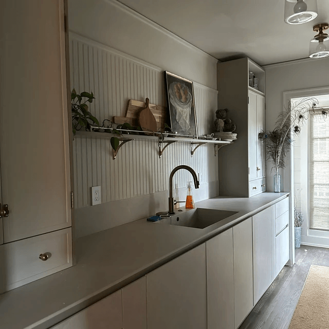 Arched Shelf Bracket - Brass Antique - Stylentdecor