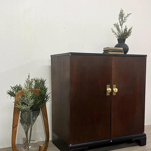 Mixing Metals: How to Incorporate Brass Cabinet Hardware into Your Design - Stylentdecor