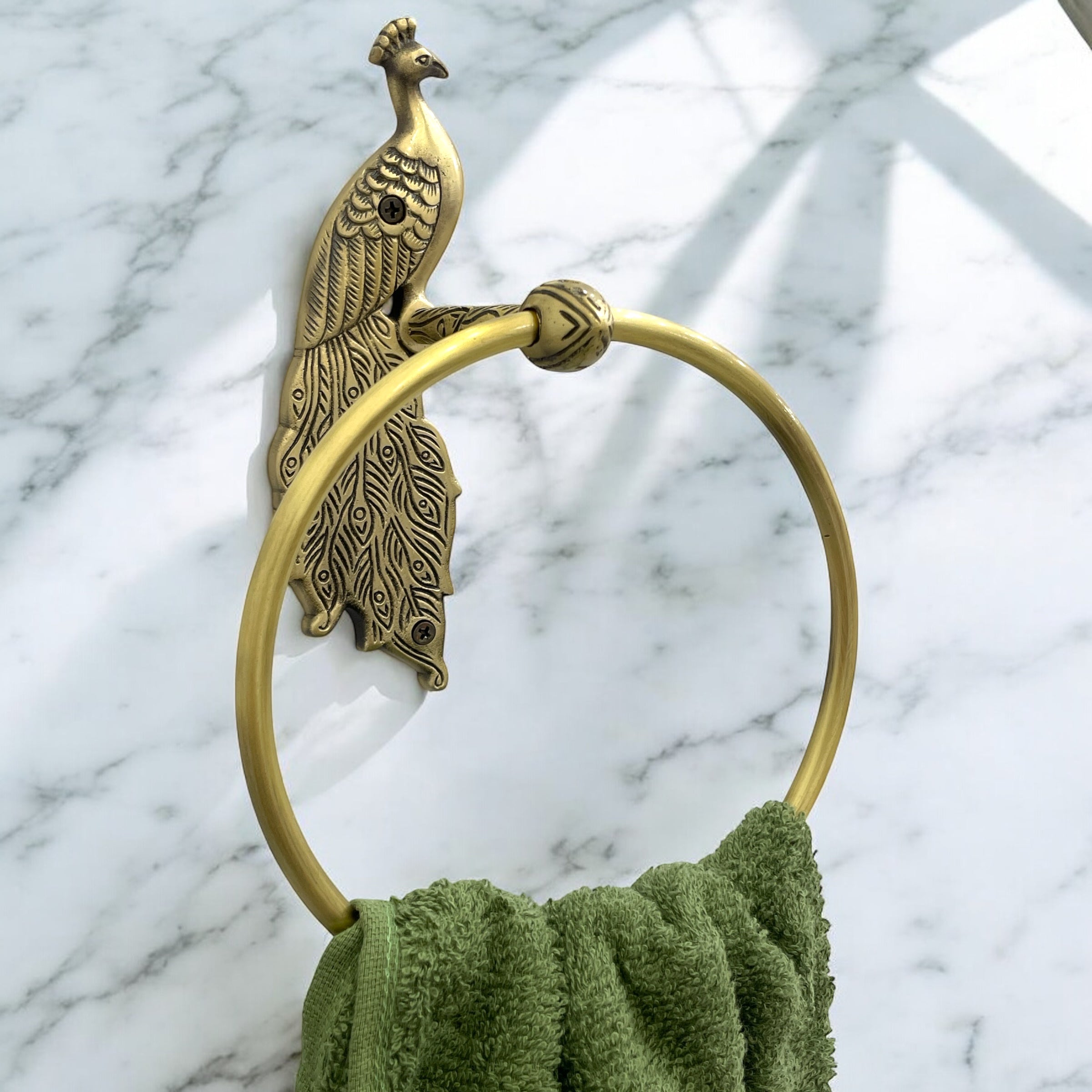 Best Finishes for Brass Towel Rings: Antique vs Polished