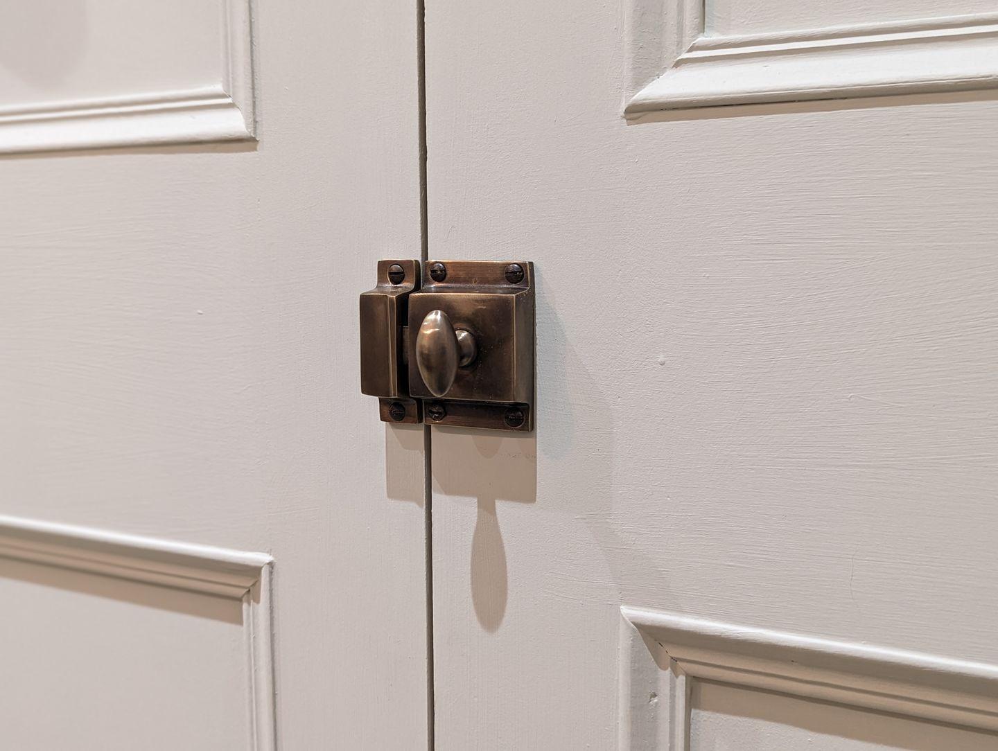 Cabinet Latch - Brass Antique - Stylentdecor